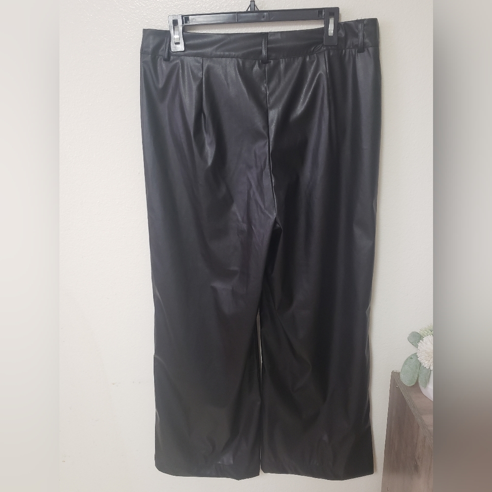 High Waist PU Leather Crop Wide Leg Pants - Picture 4 of 6
